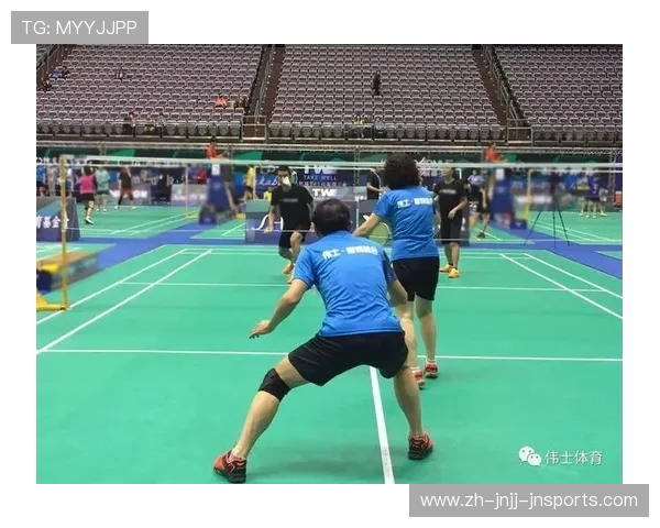 羽毛球如何开球